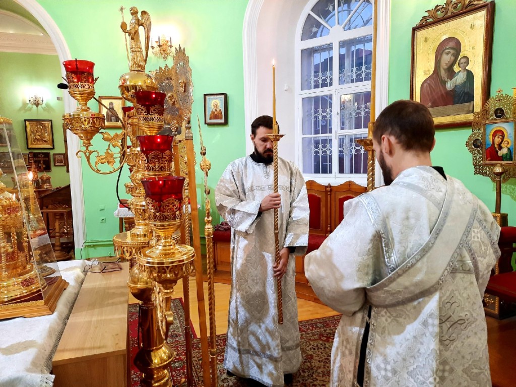 21. 11. 2020. Божественная литургия в день празднования Собора Архистратига  Михаила и прочих Небесных Сил бесплотных | Воскресенско-Германовский храм